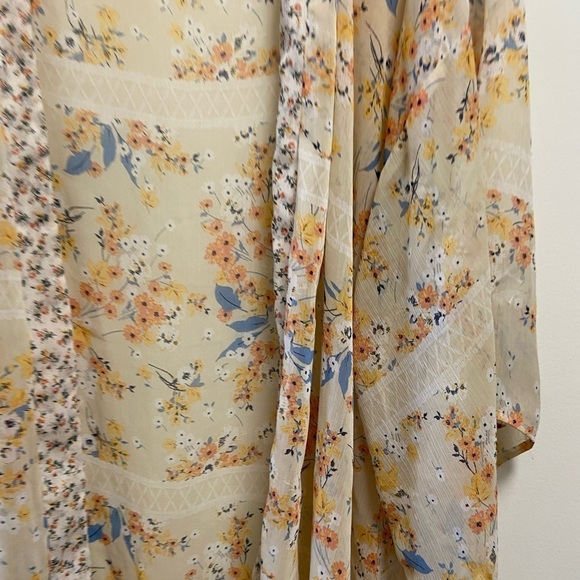 Band of Gypsies gorgeous sheer cream floral XL duster/cover up - Picture 3 of 4